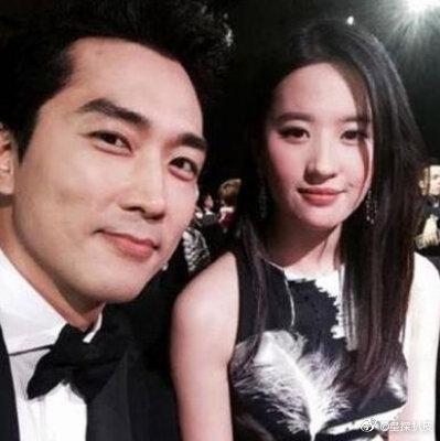 宋承宪刘亦菲最新动态揭秘与小巷独特风味小店探秘之旅