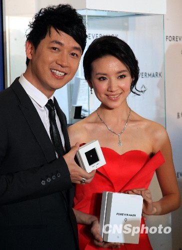 潘粤明董洁，自然之旅的呼唤，探寻内心宁静与平和的最新动态