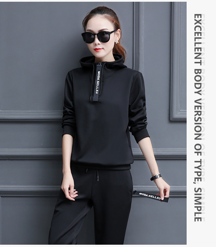 今年最新款运动服女款，时尚与功能的完美融合