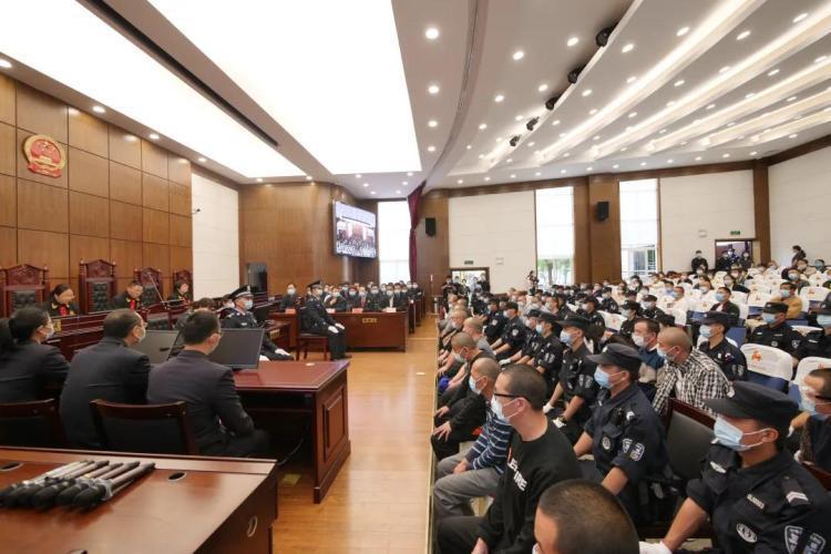麒麟区新任干部公示与探寻自然美景之旅，内心平和宁静的启程