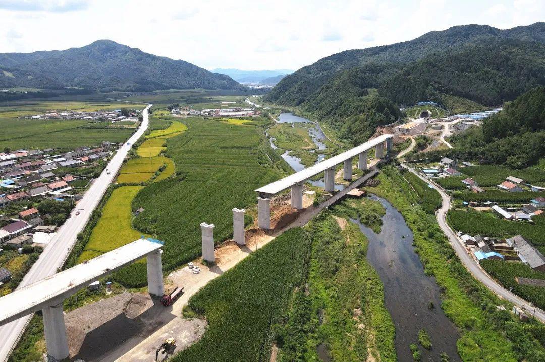 抚顺高铁工程最新动态，启程探索自然美景，寻求内心平静之旅
