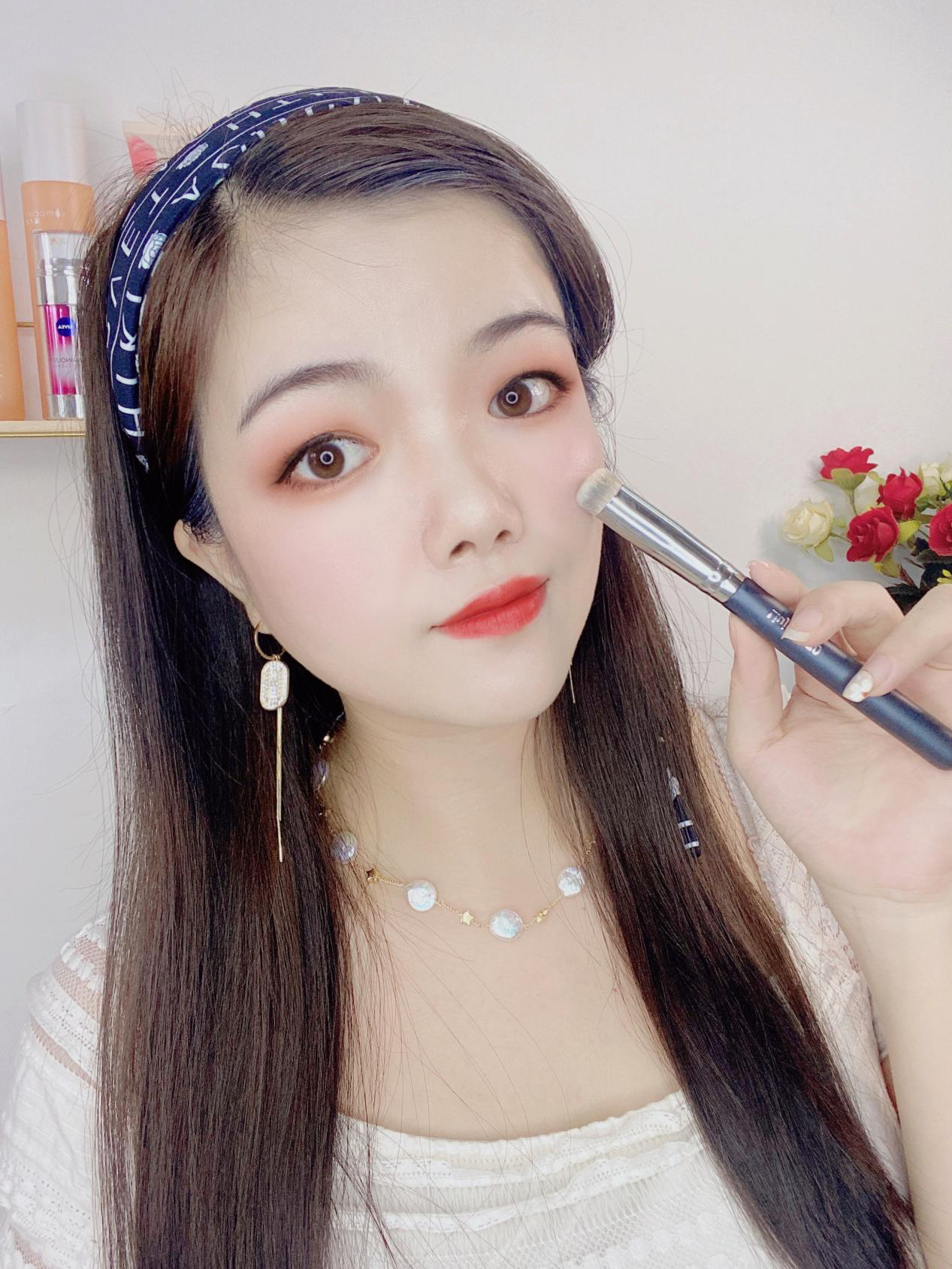 最新上妆潮流揭秘，小巷深处的彩妆秘境探索