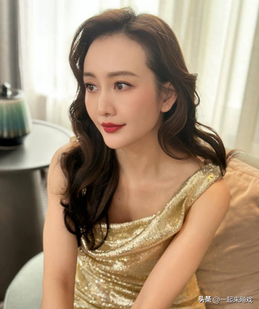 王鸥男人装最新封面故事,温馨日常小纪实