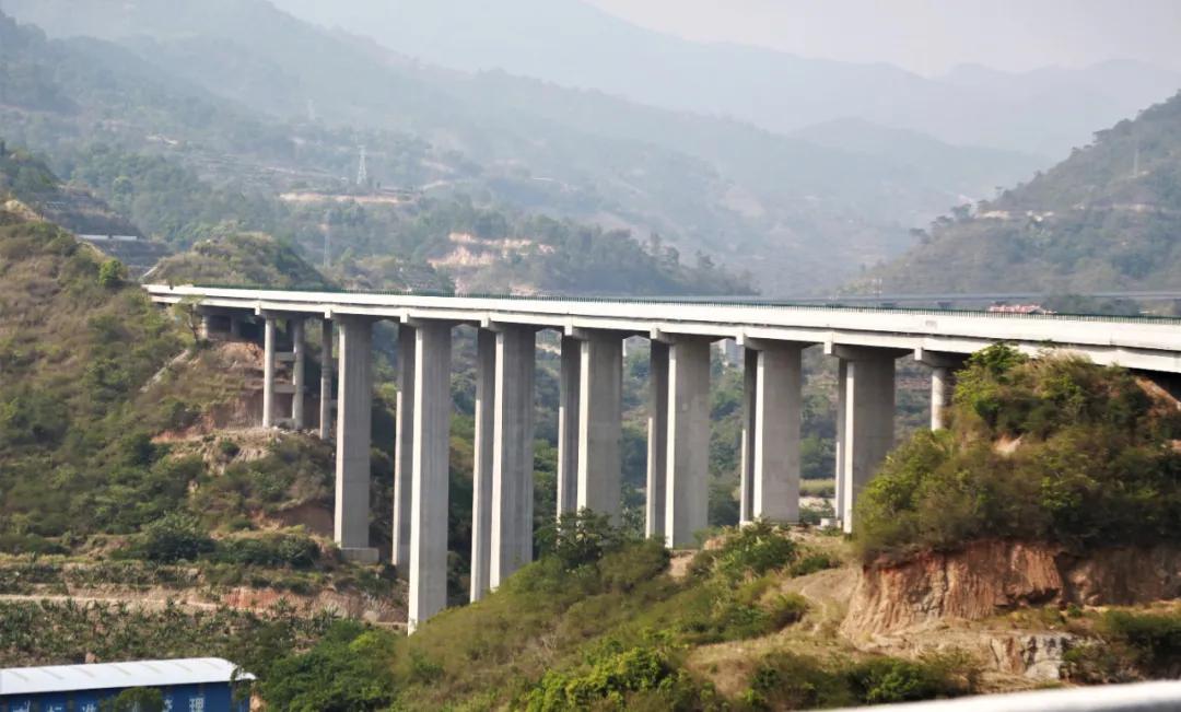 红河高速公路最新动态,最新论述与进展概述