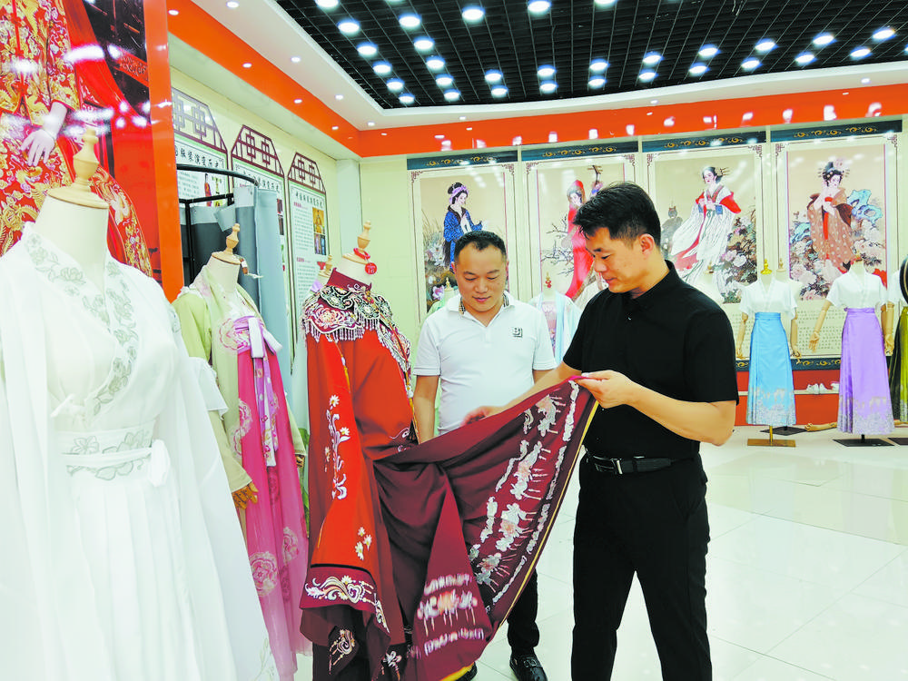 曹县锦绣江南最新动态,小巷独特风味揭秘