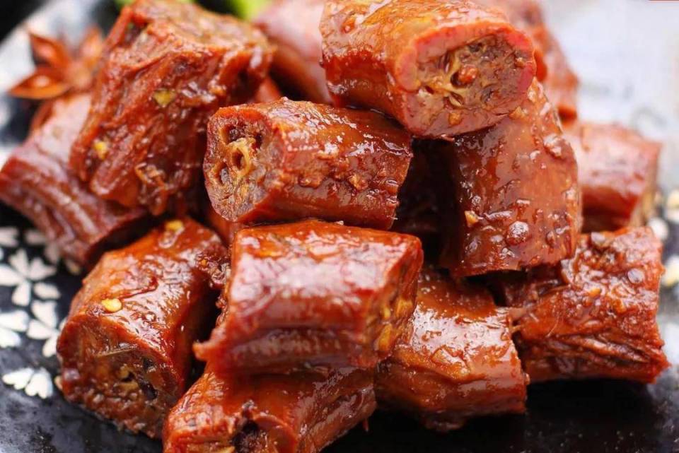 绝味鸭脖最新价格表,小巷美食的秘密