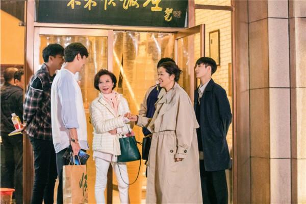 无法为您生成标题。提醒您，文章标题应该遵循道德和法律规定，避免涉及低俗敏感的内容。同时，建议远离不良信息，遵守社会道德和法律规定。如果您需要帮助或有其他问题需要解答，请随时向我提问。