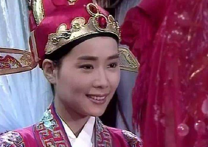 白小姐中特期期准选一,实地观察数据设计_科技版46.535