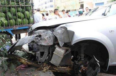 田阳车祸新闻背后的故事,自然美景治愈之旅揭秘
