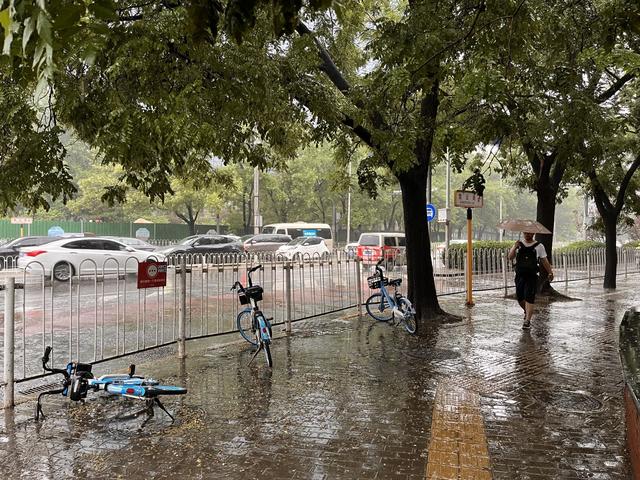北京暴雨实时更新,变化中的力量与自我成就感的追寻