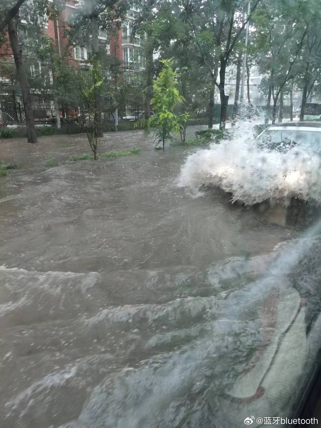 北京暴雨实时更新,变化中的力量与自我成就感的追寻