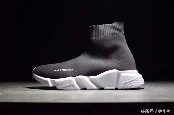 巴黎世家最新走秀款鞋,友谊与时尚的温馨篇章