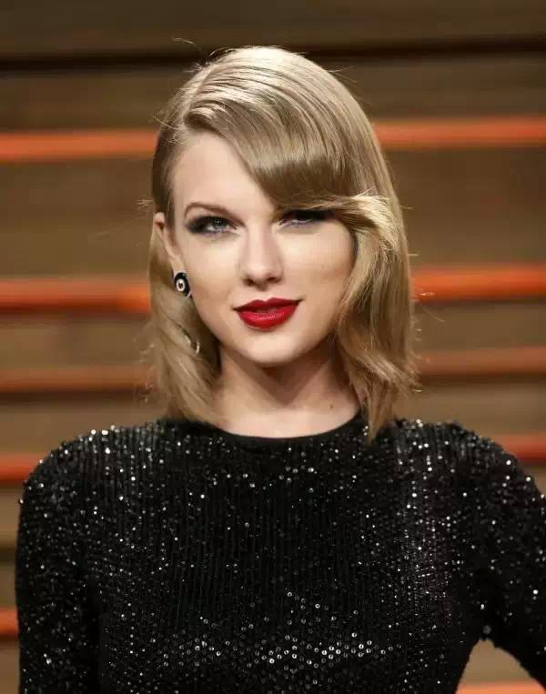 烫发的明星,友情的小温馨时刻