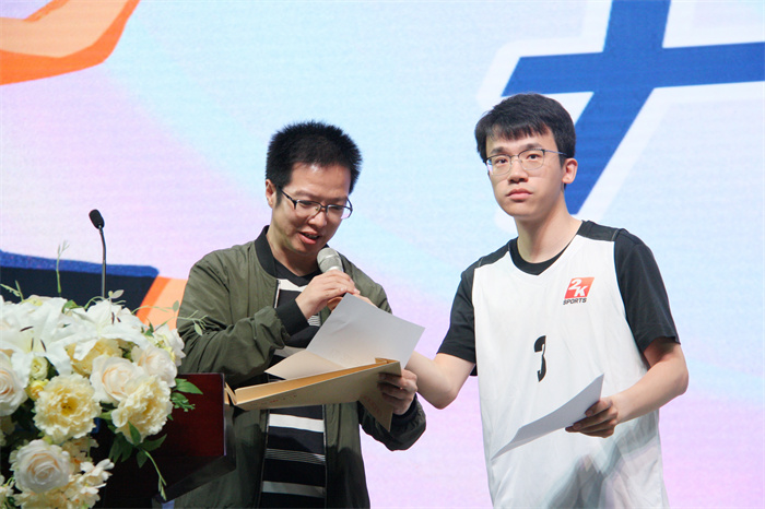 李泗煌最新动态揭秘，多元视角的深入探讨
