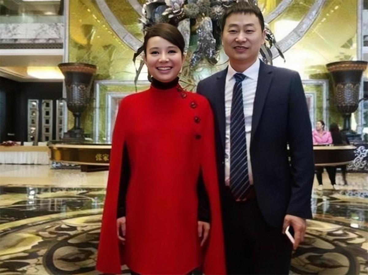 歌手演员云飞，微博与小红书星光日常分享