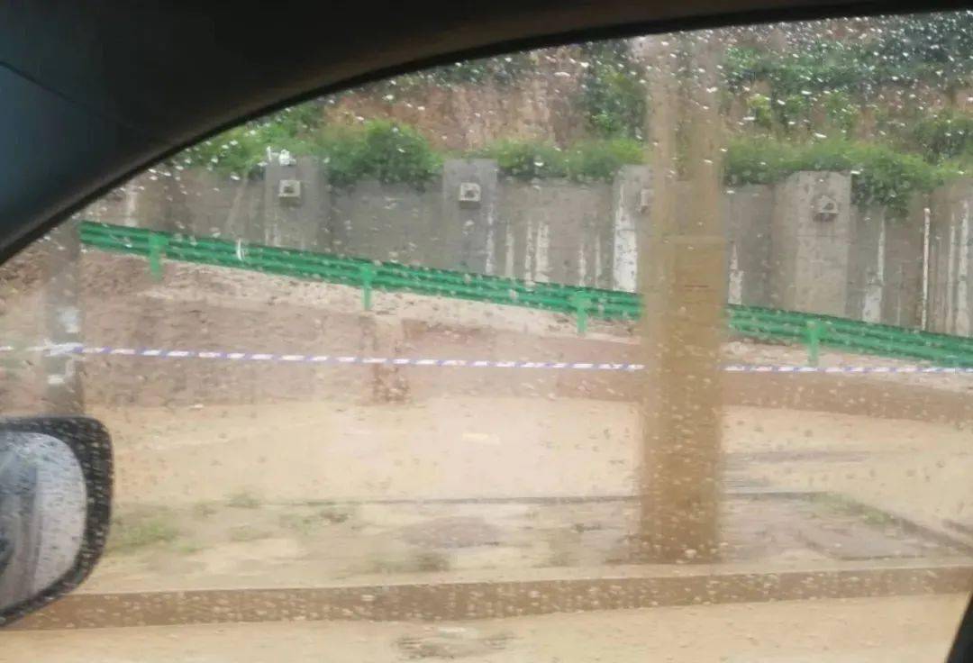 天水暴雨背后的力量，自信与成就感的彰显