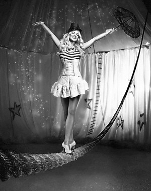 时尚潮流下的神秘魅力,最新遮脸舞探秘